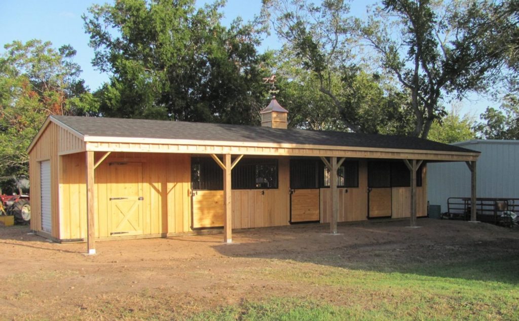 The Benefits of Adding Overhangs to Your Horse Barn Deer Creek Structures