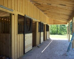 shedrow horse barn